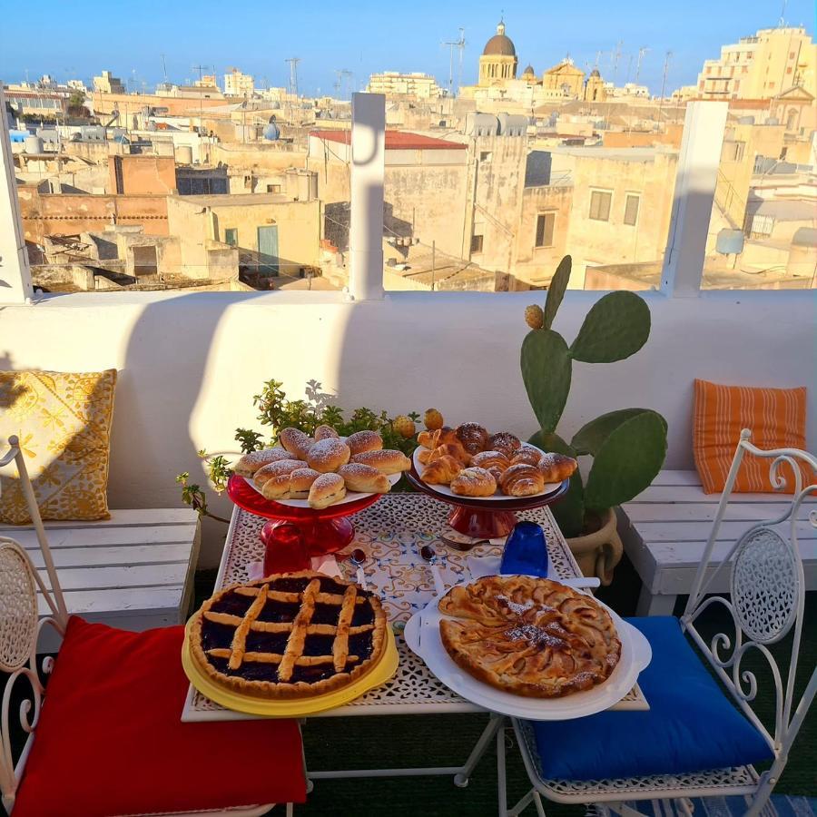 Due Passi Dal Centro Bed & Breakfast Marsala Bagian luar foto