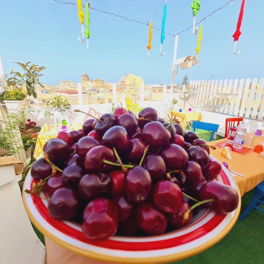 Due Passi Dal Centro Bed & Breakfast Marsala Bagian luar foto