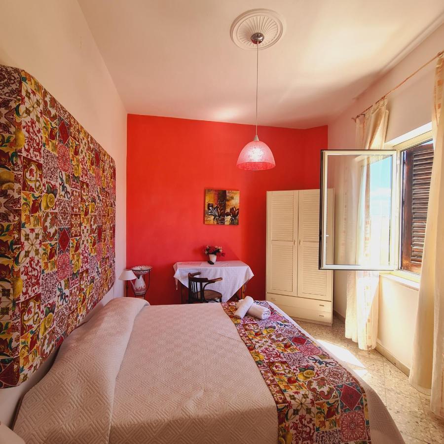 Due Passi Dal Centro Bed & Breakfast Marsala Ruang foto