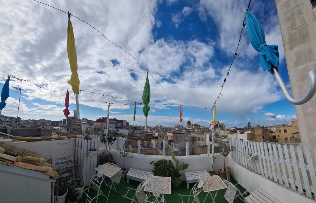Due Passi Dal Centro Bed & Breakfast Marsala Bagian luar foto