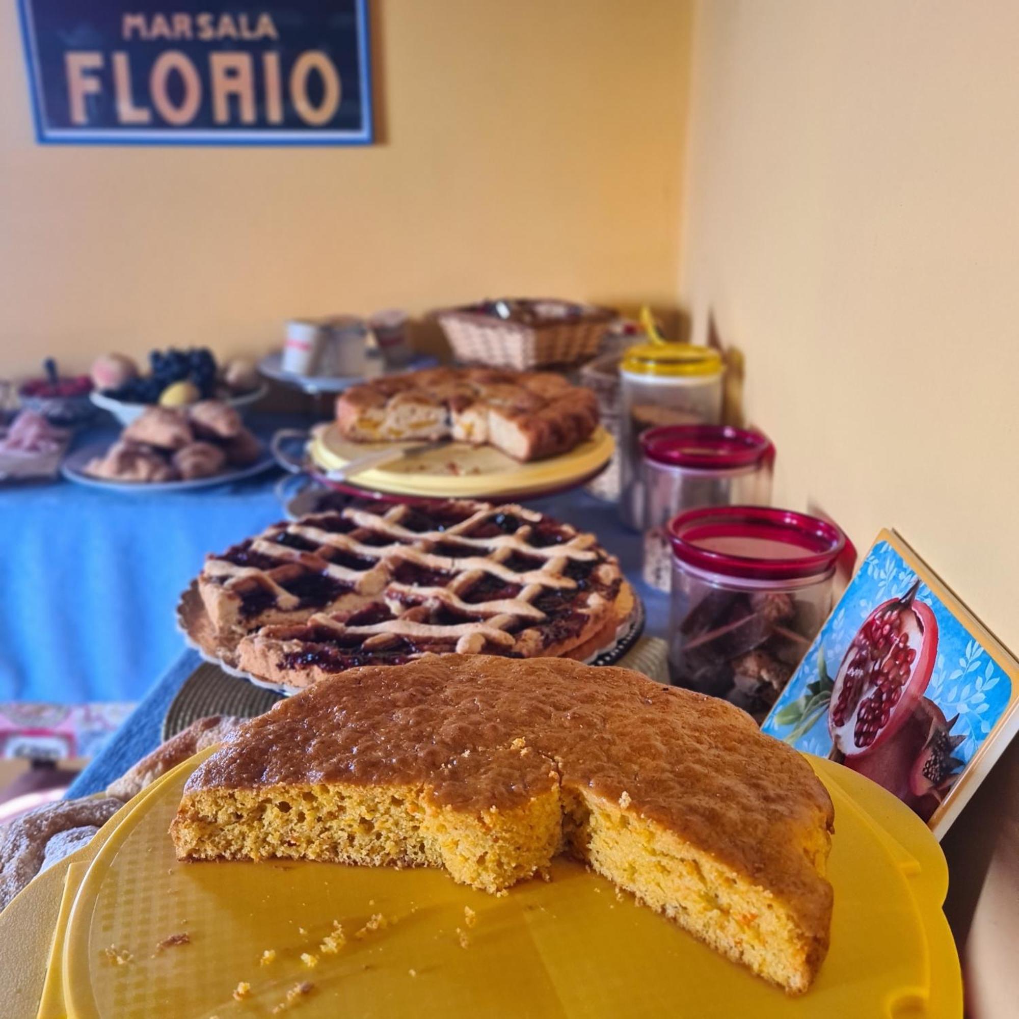 Due Passi Dal Centro Bed & Breakfast Marsala Bagian luar foto