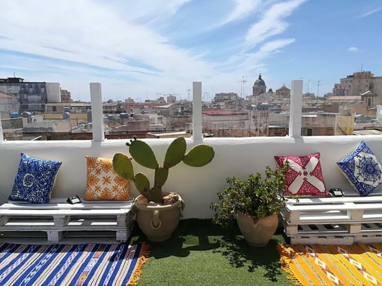 Due Passi Dal Centro Bed & Breakfast Marsala Bagian luar foto