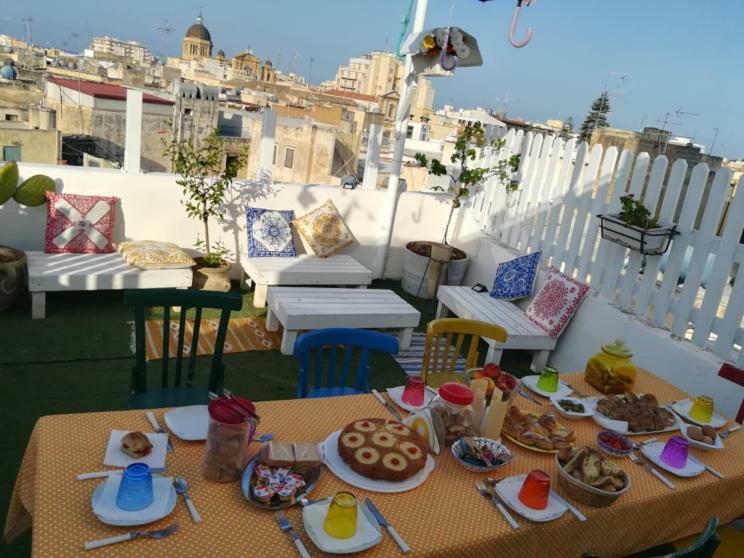Due Passi Dal Centro Bed & Breakfast Marsala Bagian luar foto