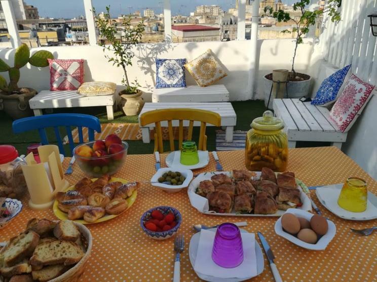 Due Passi Dal Centro Bed & Breakfast Marsala Bagian luar foto